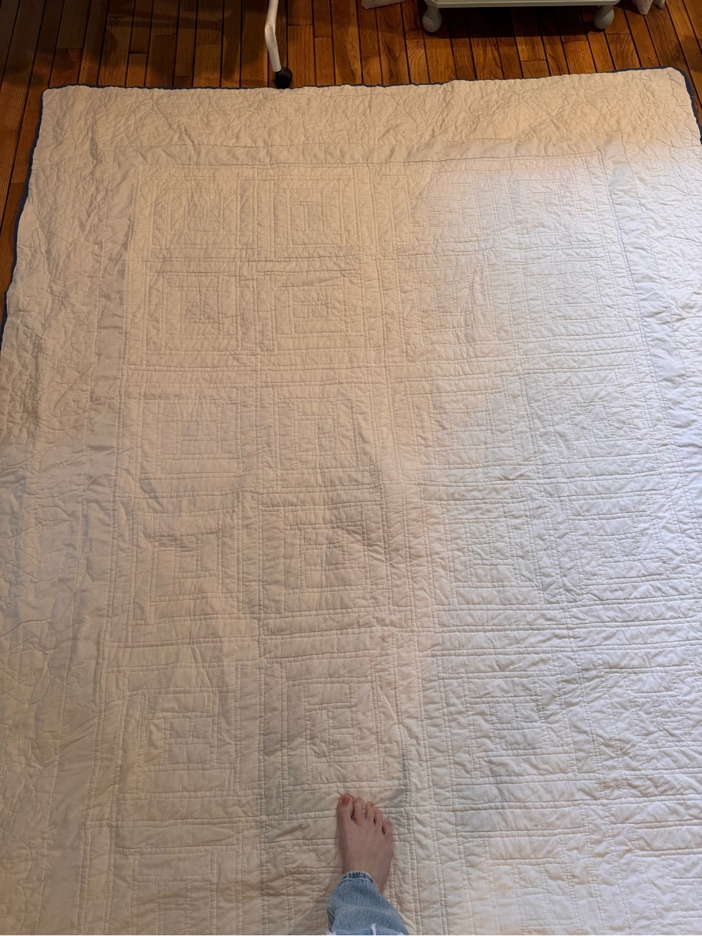 Handmade Log Cabin pattern quilt with blue and tan fabrics - Picture 16 of 16